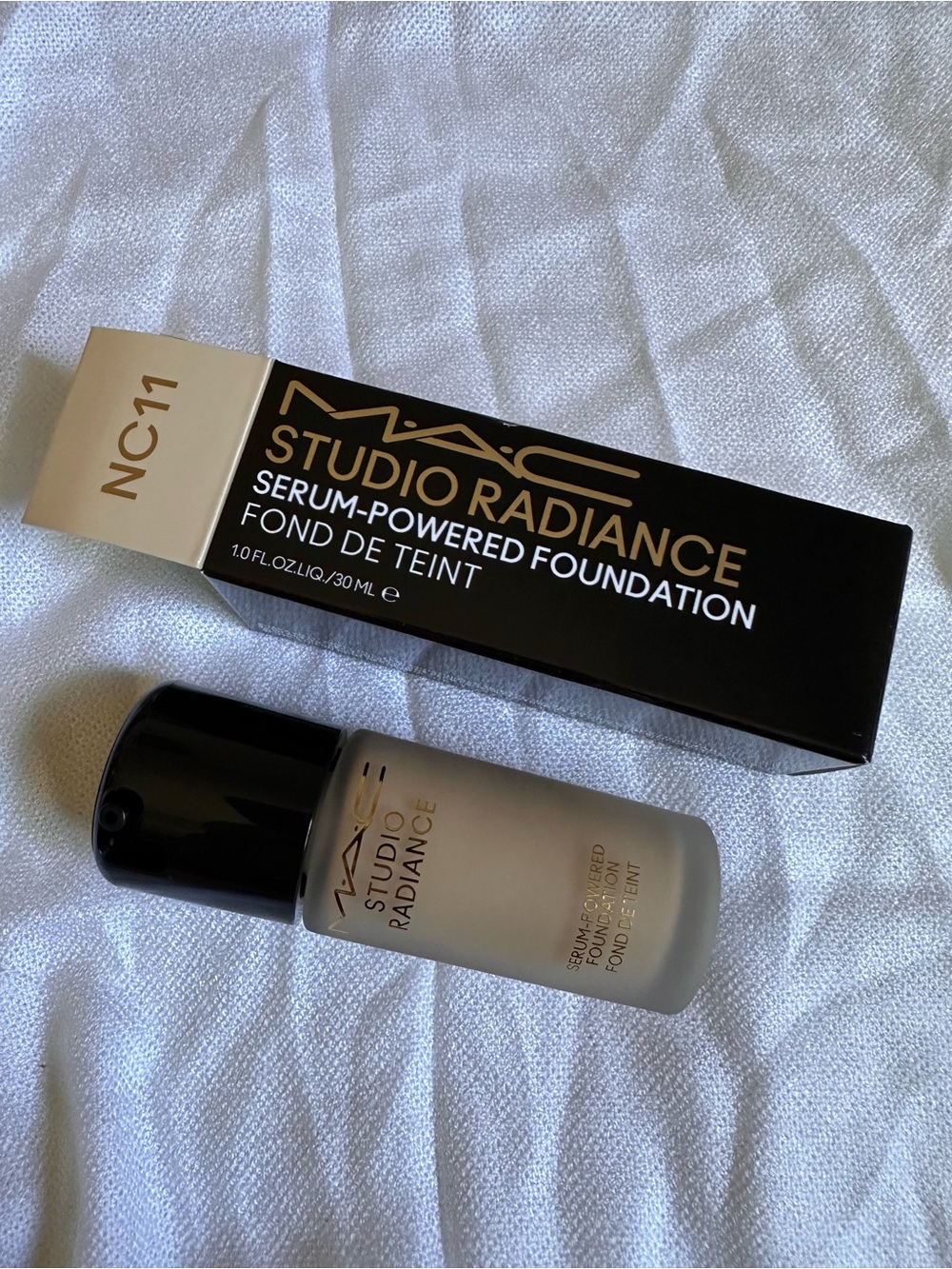MAC Studio Radiance Serum Powered Foundation - NC11